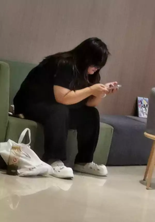 玩手机忘了一切